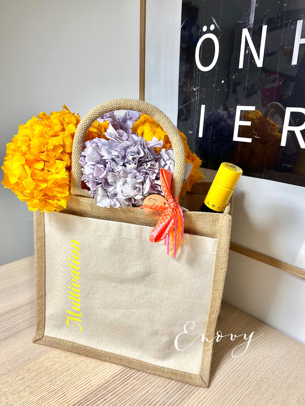 Jutetasche für alle Mamis unter euch mit Neon Schriftzug von Enovy Kindermode