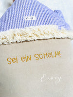 Sei ein Schelm! Ein schönes Geschenk für Monheimer Babys - die XXL Spieluhr vom Monheimer Wahrzeichen. Handmade in Monheim am Rhein von Enovy Kindermode