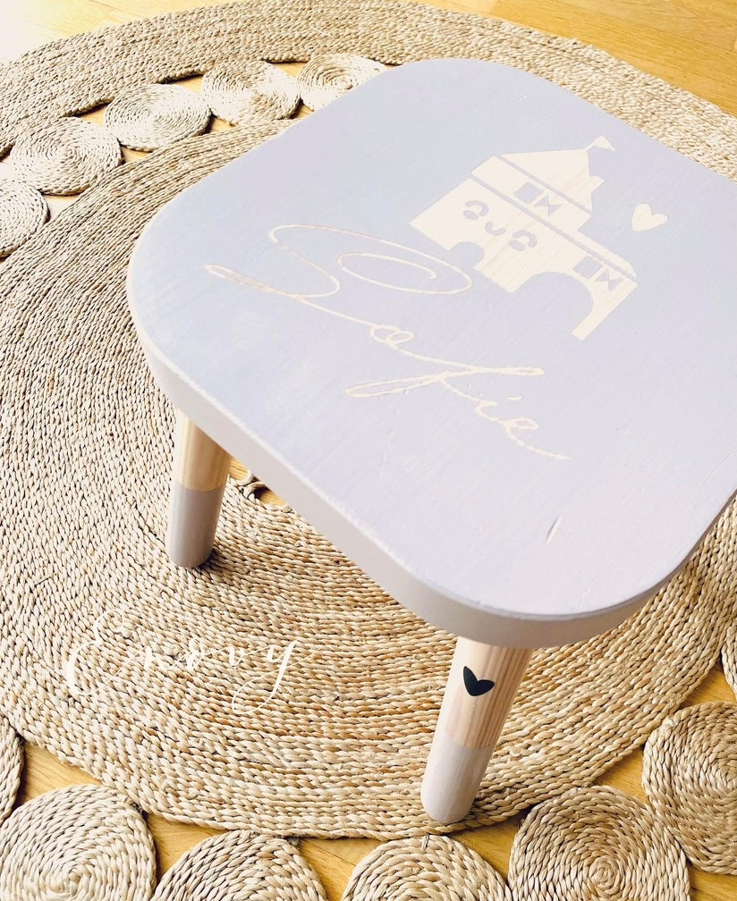 Holzhocker personalisiert